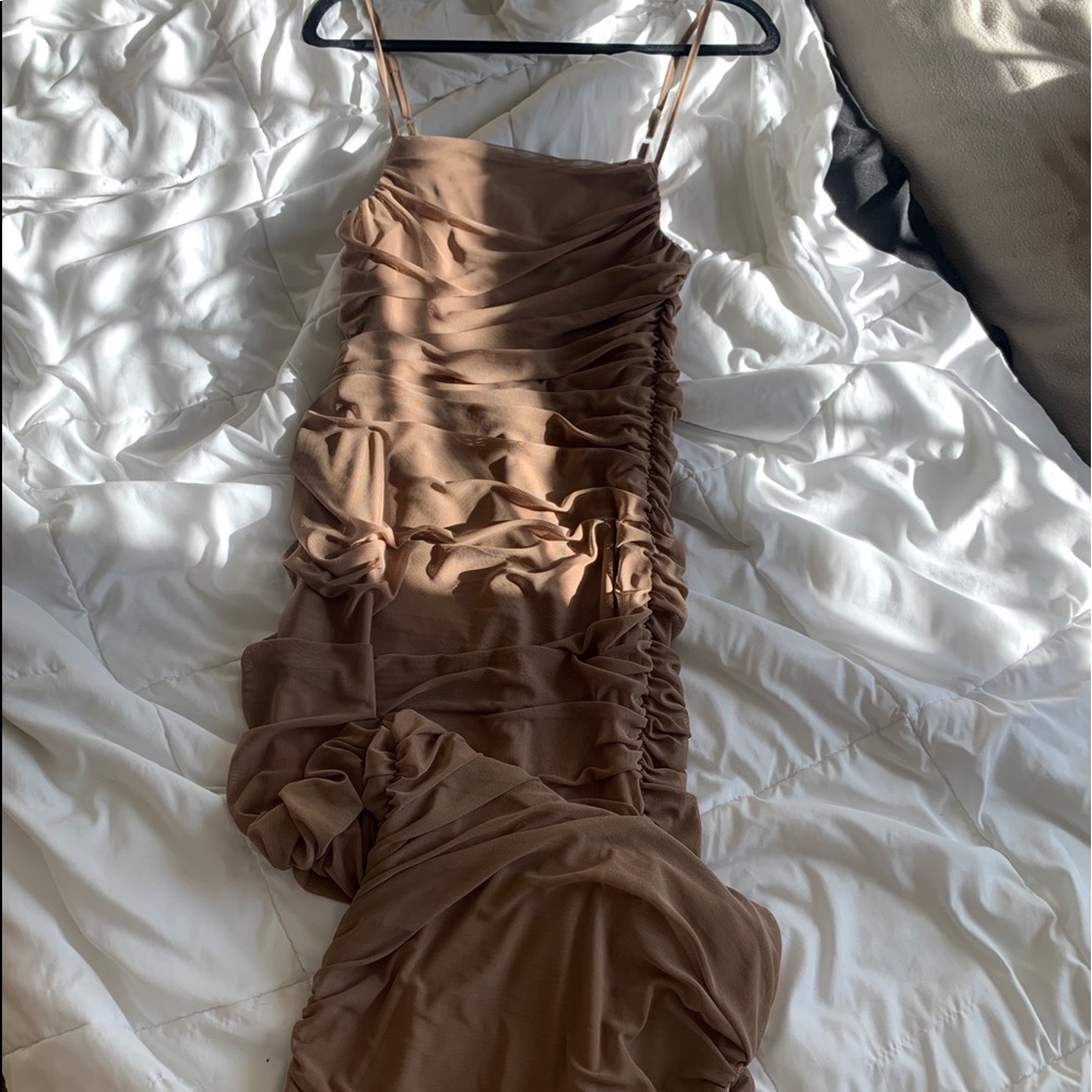 Rouched dress with slit